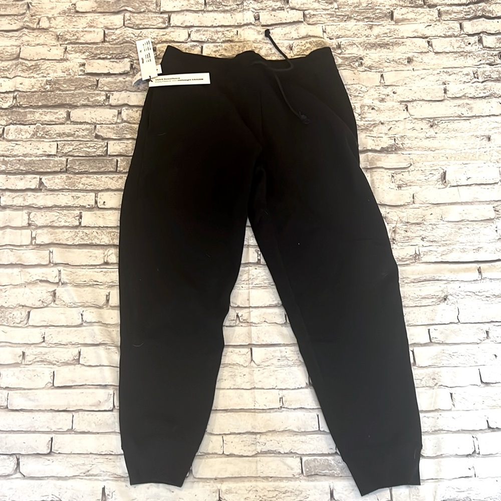 NWT  Aritzia TNA sweat fleece mid weight 330 GSM